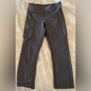 Lululemon Leggings crop 21”
With pockets, never worn